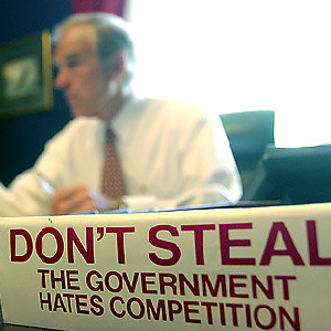 Mainstream Media Attacked For Non-Coverage Of Ron Paul